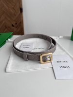 Bv 2025最新款女士编织腰带 纯手工Intreccio大格子编织 双面意大利小牛皮搭配日字型微复古金色针扣 可活动皮环 皮带宽度2Cm 颜色: 海燕灰