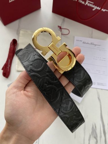 特 ，配送专柜全套礼盒包装，Ferragamo菲拉格慕永恒不变的经典时尚精品。实用性和款式并重；自戴送礼佳品