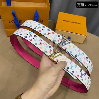 特P170 寬度：35Mm Lv S-Lock女神系列 寬度3.5Cm 精緻的字母搭扣 搭配品牌專用小牛皮壓Logo標識 雙面用