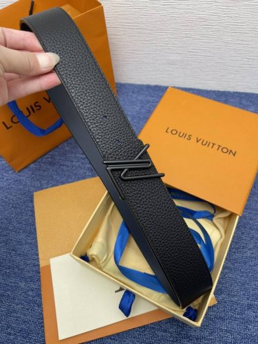特 Lv.路易威登 全套包装 原版品质 代工厂货品 40Mm宽度 正品一体铸造五金钢扣，原厂皮料 双面原厂定制面料，区别市场货