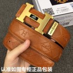 品牌：爱马仕.Hermes双面用 型号：原单！请认准如图专柜包装 等级：意大利进口百分百头层牛皮，Hermes.爱马仕，世界著名奢侈品品牌。进口