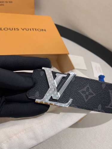 男士Lv路易威登皮带 男士经典牛皮腰带 搭配316精钢 针扣镌刻字母Lv扣头 宽:4.0