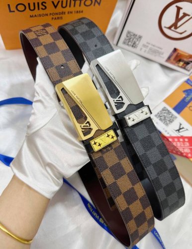 皮带：Lv..路易..威登顶级复刻. 腰带：原单品质百分百头层牛皮，保证真皮。雕花镂空工艺.真空电镀.永不掉色.24K纯钢扣头层老花，黑格，棕格，黑花，格仔系列