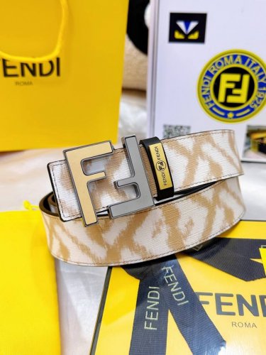 皮带：Fendi.芬迪..顶级原单复刻. 腰带：百分百进口头层牛皮，保证真皮。双层ff砂金双色工艺24K纯钢扣，永不掉色涂鸦彩绘印花图案艺术正反双面使用商场专柜