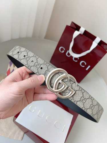 Gucci 标志性Gg图案继续为皮革配饰增色添彩，以现代风范演绎昔日经典。这款窄版腰带以Gg皮革制作，巧妙点缀调双G搭扣。 双G造型腰带扣 宽度：3.5厘米 意