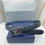 特 品牌：Prada 进口小牛皮，手感细腻柔软。搭配纯钢精品扣，内穿式自动扣男士必备！宽度：3.5Cm