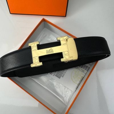 特 品牌：H新款进口3. 5自动扣头层小牛皮，手感细腻柔软。搭配纯钢自动精品钢扣，男士必备！宽度： 3.5Cm自动钢扣头层牛皮皮带
