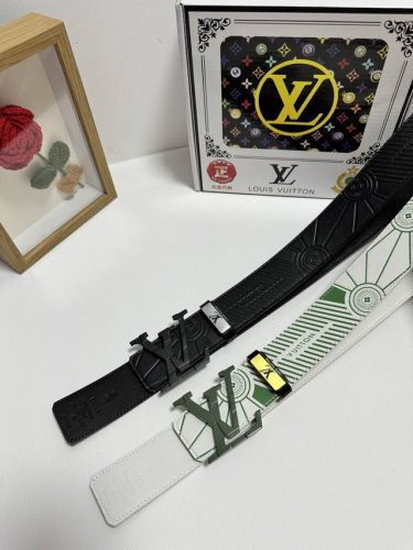 品名：Lv..路易..威登 材质：原单牛皮腰带 百分百头层牛皮腰带保证真皮，24K纯钢扣，专柜原单品质、做工精细，时尚大牌，送人自用首选 包装： 请认准如图专柜