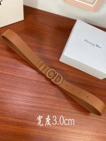 宽度3.0Cm Dior 迪奧 爆款平面無線帶身 Saddle土黄色牛皮革皮带。烤漆金属“Cd”标志 採用進口雙面頭層牛皮