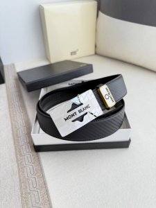 品名：万宝龙.Montblanc原单 腰带 自动皮带 型号：自动带，原版新款纯钢材质自动扣，双面头层牛皮实物拍摄， 材料：百分百头层牛皮，保证真皮。专柜同等质量