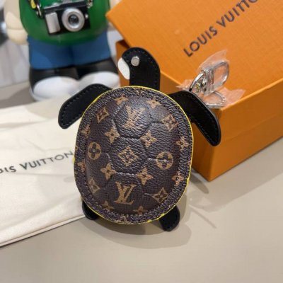 官网新品M01471Louis Vuitton 路易威登海龟乌龟包钥匙扣挂件 Lv蓝牙耳机包 Turtle Pouch 钥匙扣 Lv Turtle Pouch