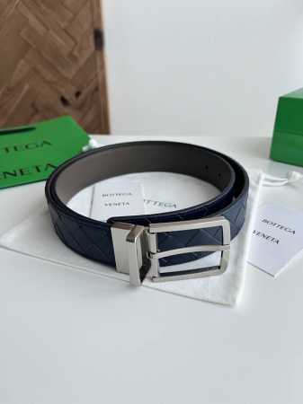 Bv 2025最新款男士编织腰带 双面用 纯手工Intreccio大格子编织 双面意大利小牛皮搭配微复古银色可旋转针扣 皮带宽度35Mm 颜色: 深蓝色柏绿色 - 点击图像关闭