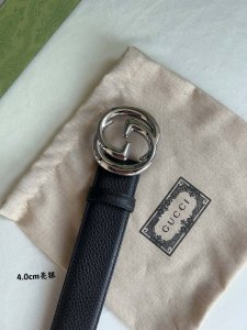 Gucci全新设计系列让人们刷新了对这个品牌的认知，介于奢华与街头的设计让品牌的热度达到前所未有的高度！该款新Logo设计腰带原版荔枝纹理4.0Cm。