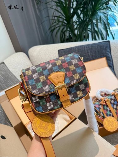 Louis Vuitton Ss25 Men's Rotation 0 2025春夏男士系列 Pharrell Wiliams推出2025春夏男士系列借由经典旅
