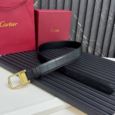 镀钯饰面针扣式皮带，Cartier标志。黑色鳄鱼纹皮带，浮雕“Cartier”标志。尺寸：宽35毫米 可调节 10250340