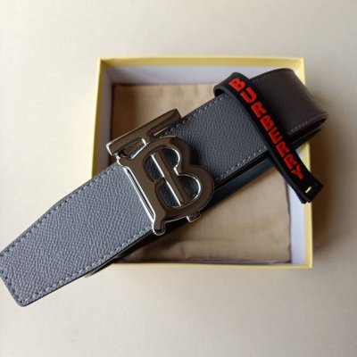 品牌:博柏利 价格:特 尺寸:带宽38Mm 正品尺寸 五金材质:专柜精品扣，真空电镀，工艺精细 带身材质:天然头层牛皮，质感十足，手感柔软。时尚个性，经典百搭！