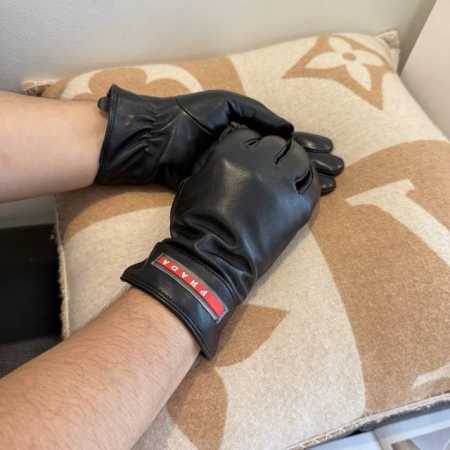 2025新款独家首发触屏手套 男士手套普拉达男款 原单品质 官网同步男士新款高档羊皮手套不可错过百分百选用进口羊皮 皮质细腻柔软 认准进口羊皮特有手感羊绒内里保 - 点击图像关闭