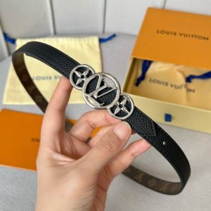 Lv S-Lock系列 寬度20mm 驢家法國驢女士腰帶 全新風格定制帆布面料襯托細膩的進口小牛皮 全新設計搭扣 融入字母和花卉图案 与腰带相结合雙面用