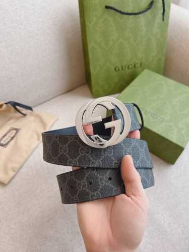 特 Gucci Gg Supreme帆布腰带，采用环保工艺制作而成，饰以互扣式双 G 带扣。本款腰带适用低腰和高腰两种穿戴方式，时尚潮流款。皮带宽度：4.0Cm