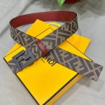 fendi 芬迪 专柜同款 宽4.0Cm 双环正反用腰带 Ff按钉搭扣 酒红色Cuoio Romano皮革材质 反面面料带有烟草黄和黑色Ff图案 黑色珐琅金属饰