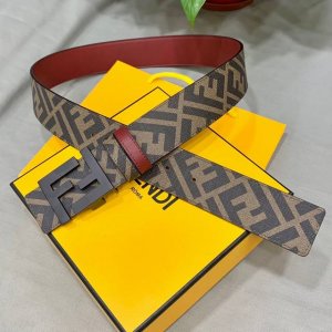 fendi 芬迪 专柜同款 宽4.0Cm 双环正反用腰带 Ff按钉搭扣 酒红色Cuoio Romano皮革材质 反面面料带有烟草黄和黑色Ff图案 黑色珐琅金属饰