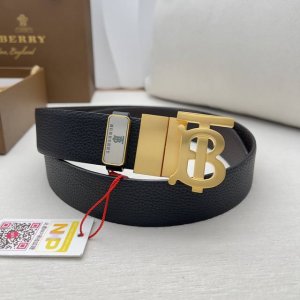 品名：巴宝莉.Burberry腰带 皮带 原单 型号：挂扣，经典纯铜材质挂扣，实物拍摄，头层牛皮 材料：百分百头层牛皮，保证真皮。双面可用专柜同等质量，双面头层