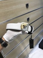 配送专柜包装 打孔针 批专柜同款、实拍专柜官网，尺寸:宽35Mm，原版立体半脸间色美人头扣 ，极富设计美感 ，双面采用进口原版小牛皮，彰显个性，清晰美观，皮质软