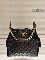 油蜡皮 小香Chanel 原单Hobo水桶出货，超级柔软，亲肤感特别好！内里采用同质量！超级好物，等你来背！尺寸 29.29Cm