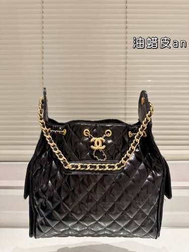 油蜡皮 小香Chanel 原单Hobo水桶出货，超级柔软，亲肤感特别好！内里采用同质量！超级好物，等你来背！尺寸 29.29Cm
