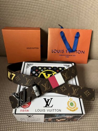 品名：Lv..路易..威登原单 材质：原单牛皮腰带 百分百头层牛皮腰带保证真皮，24K纯钢扣，专柜原单品质、做工精细，时尚大牌，送人自用首选 包