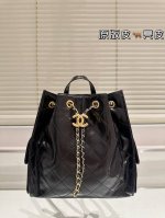 原单版本 牛皮 Chanel 水桶双肩包&Cocohandle 确定颜色很清新很亮丽，更适合春夏，最最主要是性价比超高滴这只是山羊皮的，外面加了油蜡涂层的工艺，
