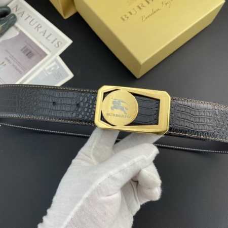 特 P180 品牌： 巴宝莉 新款进口3. 8平滑头层小牛皮，手感细腻柔软。搭配纯钢精品平滑钢扣，男士必备！宽度： 3. 8Cm平滑钢扣 - 点击图像关闭