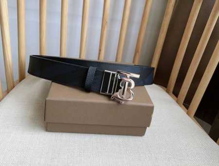 Burberry 巴宝莉专柜同步上新精选品牌标志性London格纹搭配平滑皮革反面设计 饰牌搭扣点缀品牌专属标识图案 宽:3.5Cm 精致优雅 简单大方 - 点击图像关闭