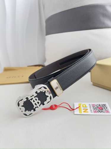 品名：巴宝莉.Burberry 腰带自动带 皮带 型号：自动扣，纯钢材质自动扣，自动带身，双面头层牛皮 材料：百分百头层牛皮，保证真皮。24K纯钢扣专柜同等质量