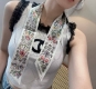迪奥Dior花卉最新双层束发带。真心的越看越好看而且多Way用法，随便怎么搭配都好有腔调.超级柔软6100顶级进口双层真丝小飘带