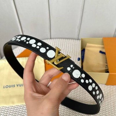 特 片裝1 寬：30Mm 驢家新品 Ss特別限定女士腰帶 驢家&草間彌生聯名系列 新款字母搭扣 搭配原廠荔枝紋飾有手繪立體波點印花紋 進口小牛皮底 雙面用