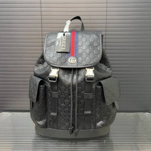 Gucci 古奇 压花双G 双肩包 背包 书包 男女通用 实物拍摄 原厂原版面料 配送防尘布袋 34 X 42 Cm。