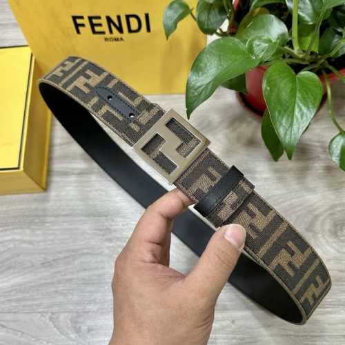 p200 fendl（芬迪）专柜同款 宽3.8Cm 原版定制布料 Ff图案布料材质 黑色皮革内衬 单钉镀钯金属配件 时尚潮流 经典系列