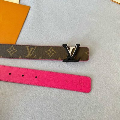 特 L0Uis Vuitt0N 今季新品 驴家女士原單腰帶 寬度30毫米 定制经典帆布面料搭配小荔枝纹小牛皮底 全新开模双层间色新款五金 可双面佩戴 多色可选。