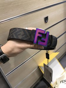 配送专柜包装 打孔针 特批 新款 Fd 宽38 Mm 支持Nfc 芯片扫描，标志造型皮带，原版五彩双层F铆钉扣，进口原版黑荔枝纹配原版老花制成，镀金表面金属制品