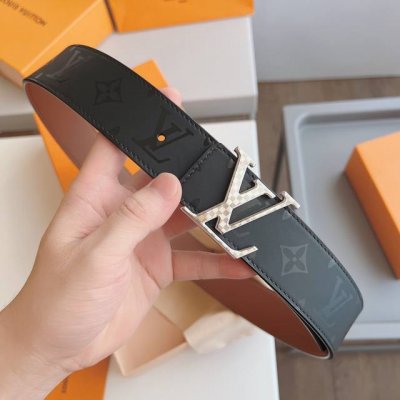 特 Lv.路易威登 全套包装 原版品质 代工厂货品 40Mm宽度 正品一体铸造五金钢扣，原厂皮料 双面原厂定制面料，区别市场货