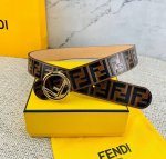 fendl 芬迪 专柜同款 宽40Mm 标志造型宽皮带 钉扣式带扣 棕色小牛皮制成 印有浮雕手绘黑色与棕色 Ff 图案 镀金表面金属制品 品质保证