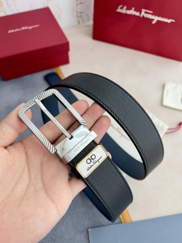 品名：菲拉格慕.Ferrgamo原单 型号：挂扣，针扣，原版经典新款精品扣，实物拍摄，头层牛皮材料：百分百头层牛皮，保证真皮。双面可用专柜同等质量，头层牛皮双面