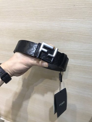 配送专柜包装 打孔针 特 新款 Fd 宽38Mm 老花斜纹F标志造型，原版黑色压花皮底，支持Nfc 双间色扣 搭配标志性F戒子，进口小牛皮制成，镀金表面金属制品