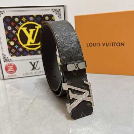 品名：Lv..路易..威登原单 材质：原单牛皮腰带 百分百头层牛皮腰带保证真皮，24K纯钢扣，专柜原单品质、做工精细，时尚大牌，送人自用首选 包装： 请认准如图 - 点击图像关闭