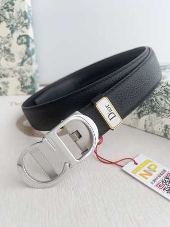 品名：迪奥. Dior 腰带自动带 皮带 型号：自动扣，纯钢材质自动扣，自动带身，图片实物拍摄 材料：百分百头层牛皮，保证真皮。24K纯钢扣专柜同等质量， 双面 - 点击图像关闭
