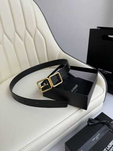 代购级 2024 开春秀款saint Laurent 圣罗兰女士腰带皮带 原厂真金电渡扣头，意大利原厂皮，宽3.0Cm，代购级。