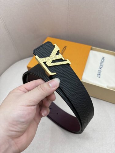 L0Uis Vuitt0N Lv 男士专柜品质腰带 宽度40Mm 配置精品扣 双面进口头层牛皮设计 皮质柔软 手感细腻舒适