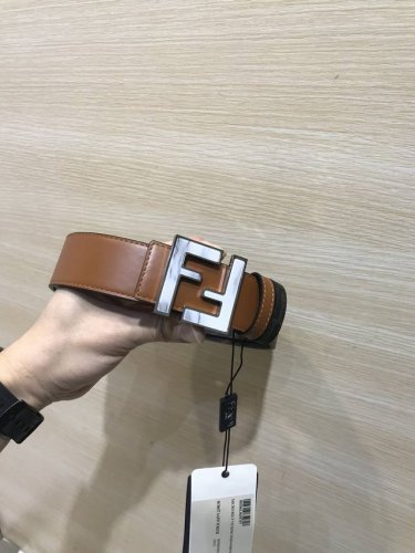 配送专柜包装 打孔针 特批 新款 Fd 宽38 Mm 支持Nfc 芯片扫描，标志造型皮带，原版亮面间色 亚克力F铆钉扣，进口原版小牛皮压花制成，镀金表面金属制品