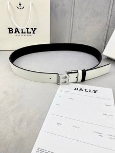 3.5Cm Bally 巴利 平纹 内衬头层小牛皮 ：配有金 银 字母扣头该皮带可调节，且能根据需要剪裁质量保证达到修身效果